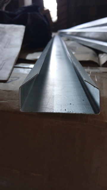 Ответная планка для крепления на стену