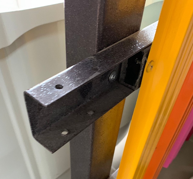 Кронштейн для крепления прожилин (лаг)